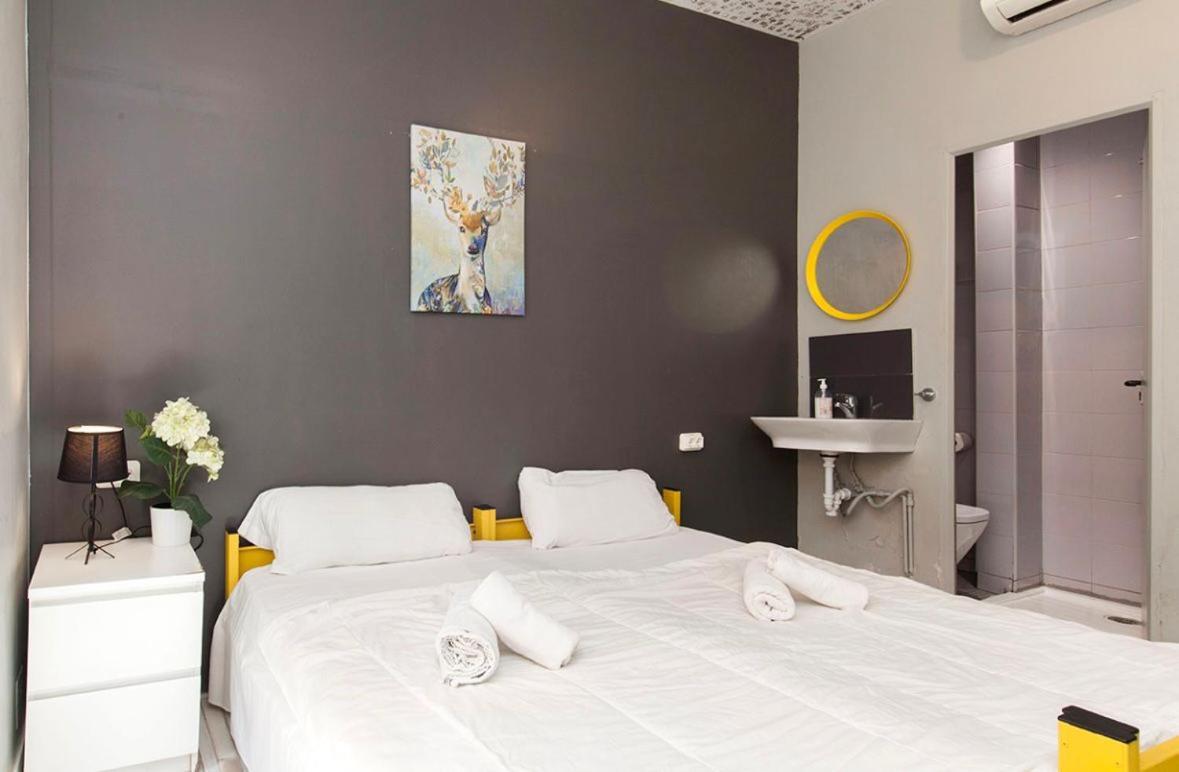 Heylola! Hostel برشلونة المظهر الخارجي الصورة